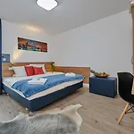 Sunny Hotel