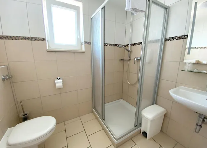 Sunny 酒店 施特劳宾